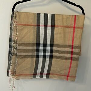 Light weight scarf/shawl